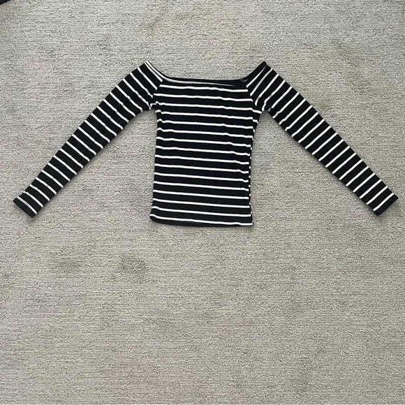 Off the Shoulder Long Sleeve Black White Striped Ribbed Top Casual Coquette Fall - Picture 2 of 3